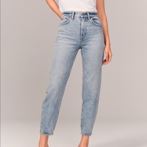 A&F High Rise 80s Mom Jean - Never Worn!